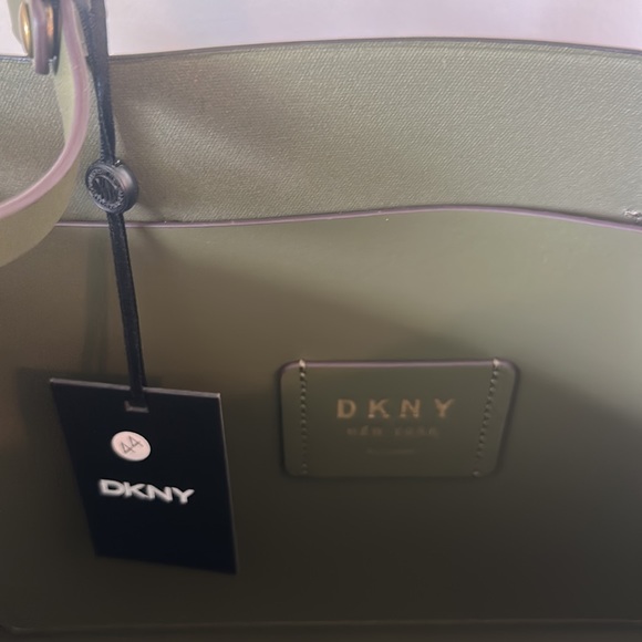 DKNY ✨ NWT Megan Leather Tote // Army Green - Picture 11 of 13